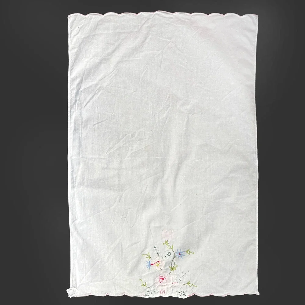 Vintage Hand Embroidered Floral Cotton Tea Towels‎ Set of 3 Scalloped Edge White